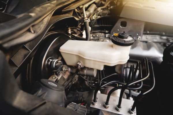 How to inspect brake fluid