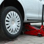 hydraulic car jack vs scissor jack